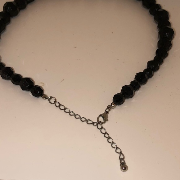 Black Multifaceted Sparkly Bead Necklace - Picture 5 of 6